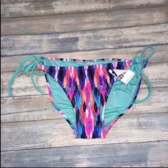 Xhilaration Bikini Bottoms - Picture 2 of 5